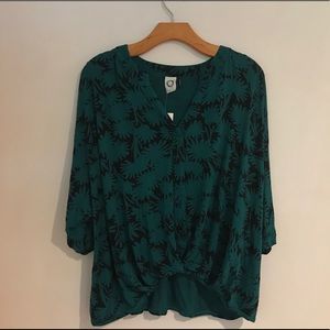 Pretty floral Akemi + Kin Blouse